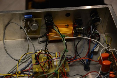 résistance de protection.JPG (115.38 Kio) Vu 24634 fois oui la résistance de protection est overkill :biggrin: